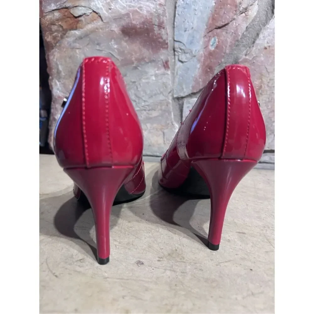 Women’s Patent Pointed-Toe Pumps in Fuchsia